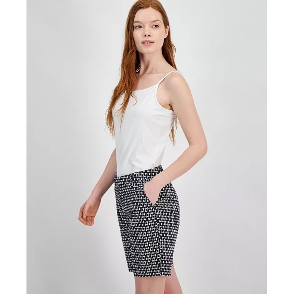 Tommy Hilfiger Womens Shorts Black White Floral Geometric 9" Inseam sz 6 NWT